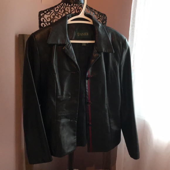 Ladies leather jacket size large by Daniel - Picture 9 of 12